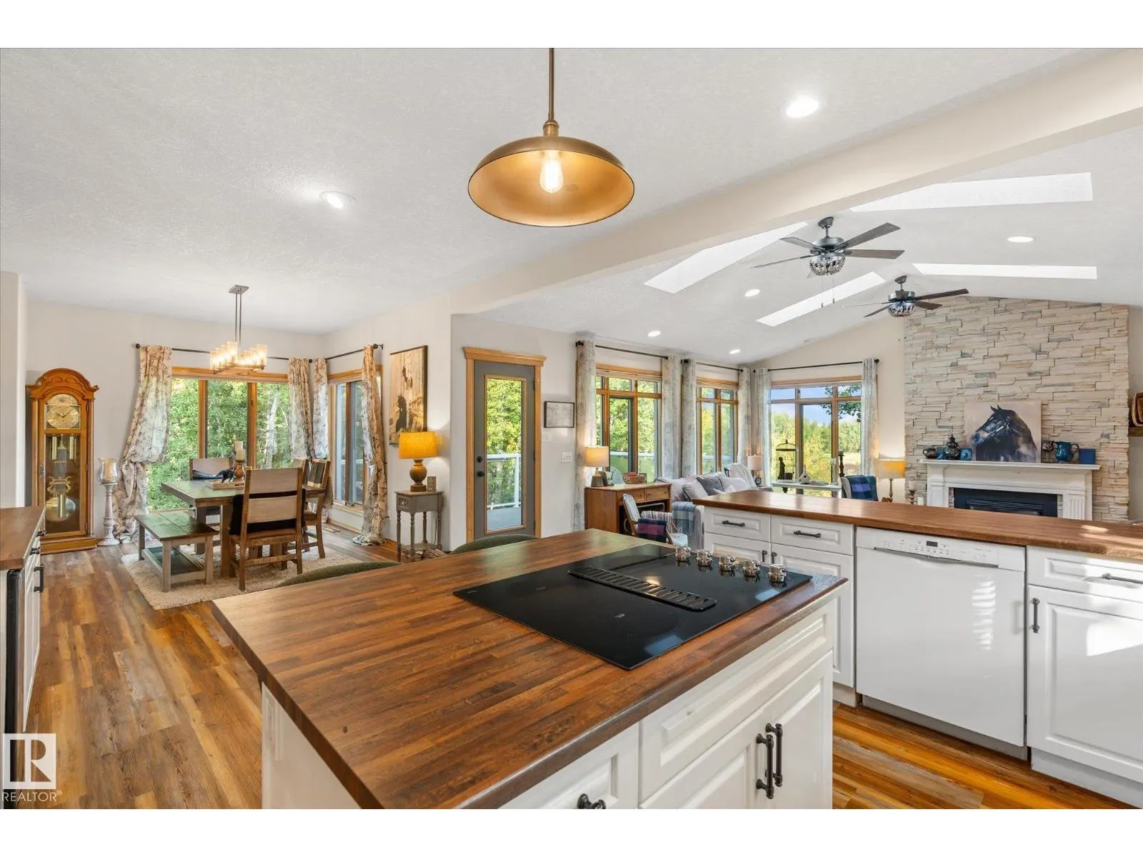 #171 51268 RGE ROAD 204