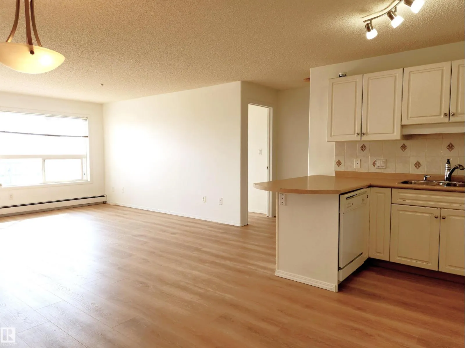 #305 13635 34 ST NW