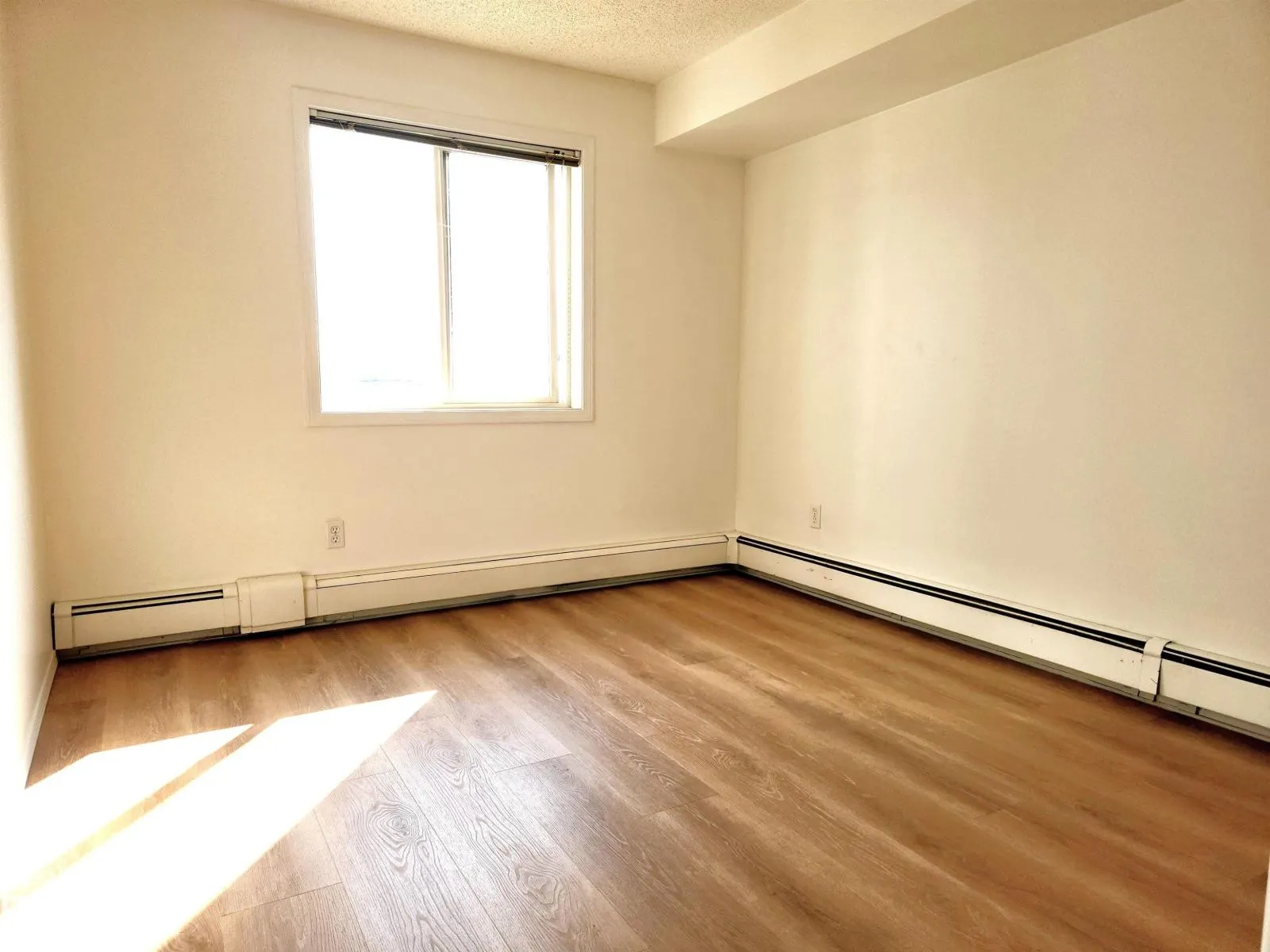 #305 13635 34 ST NW