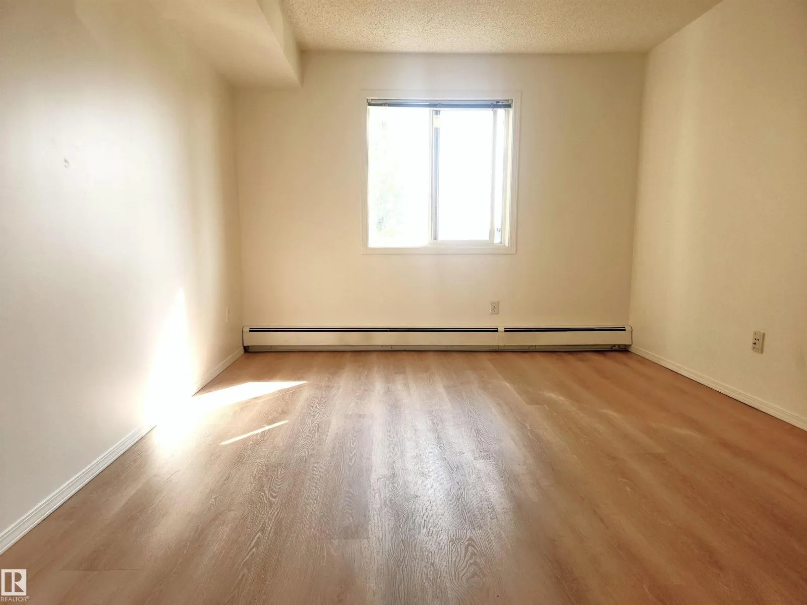 #305 13635 34 ST NW