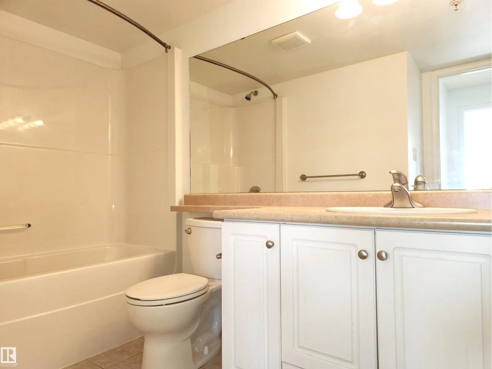 #305 13635 34 ST NW