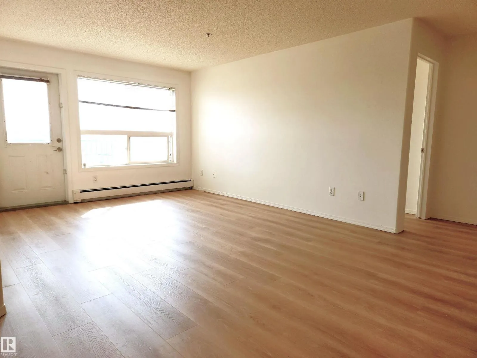 #305 13635 34 ST NW