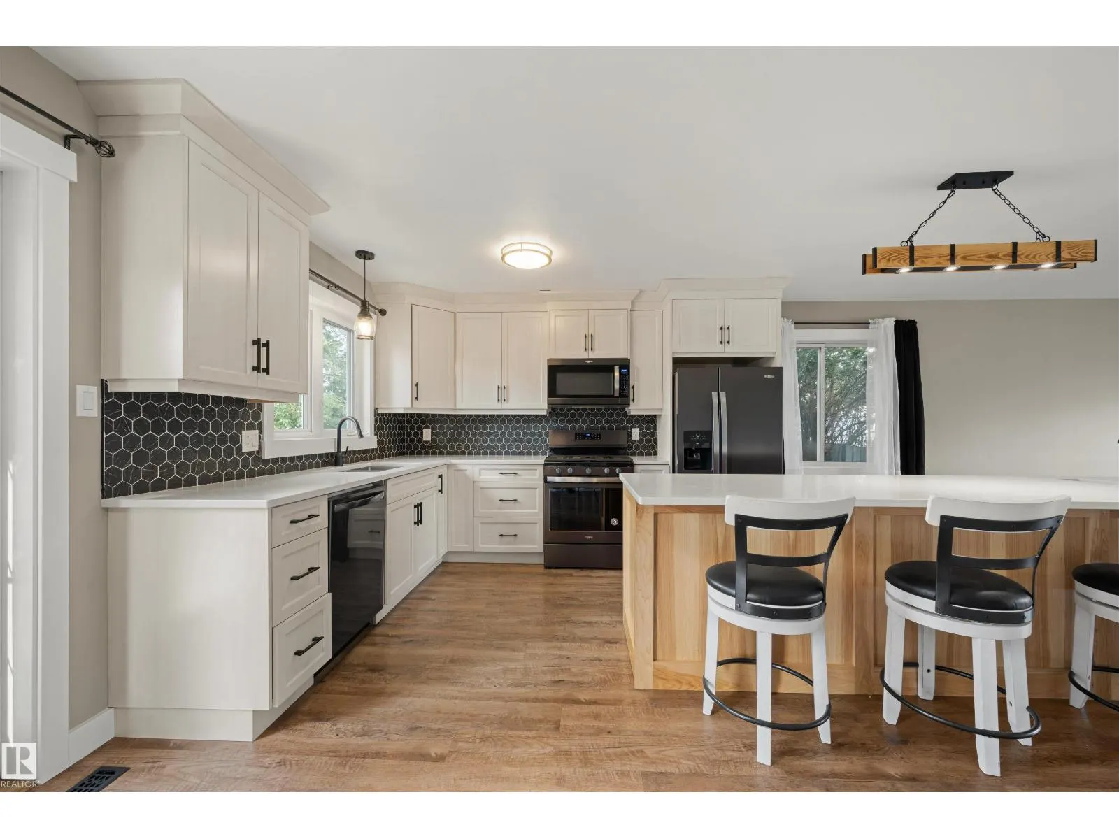 47 VENTNOR PL
