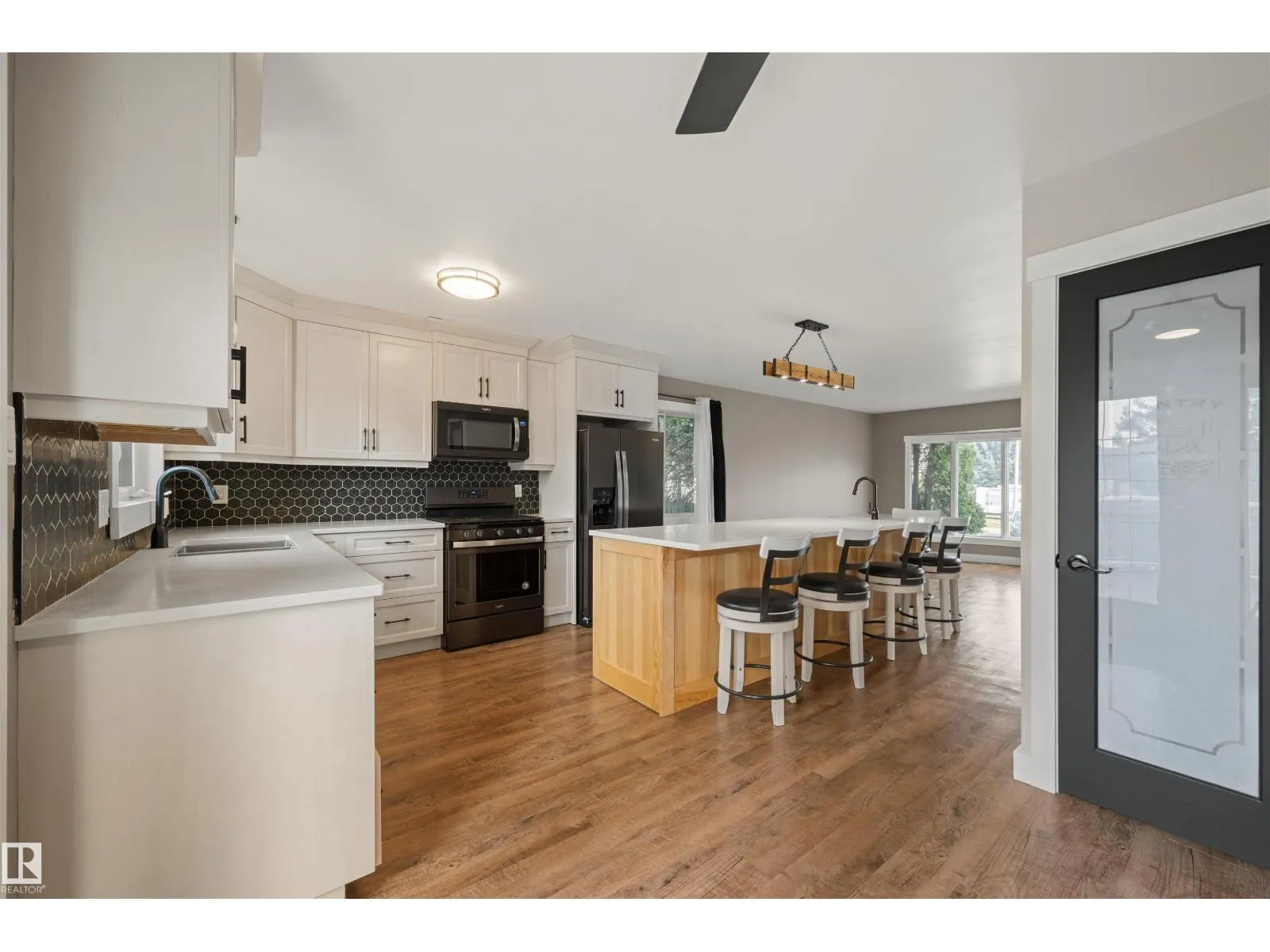 47 VENTNOR PL