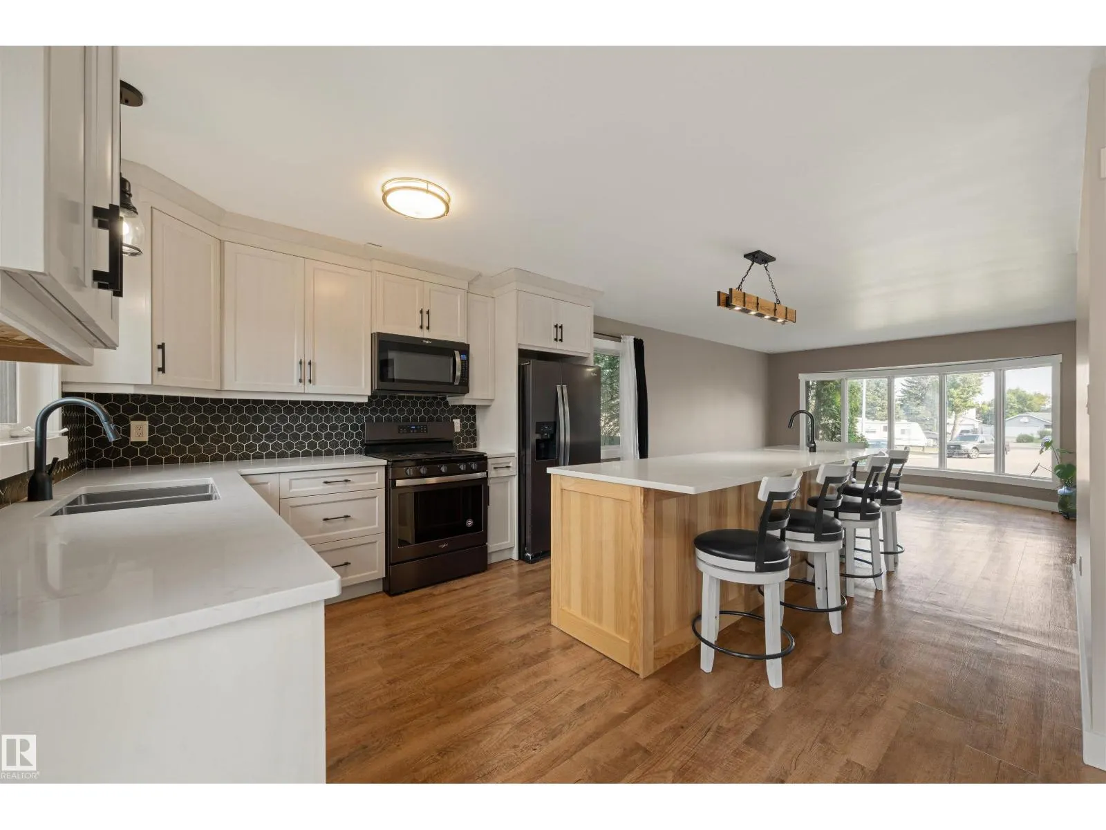 47 VENTNOR PL