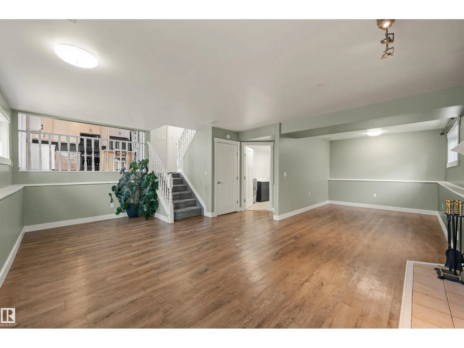 47 VENTNOR PL