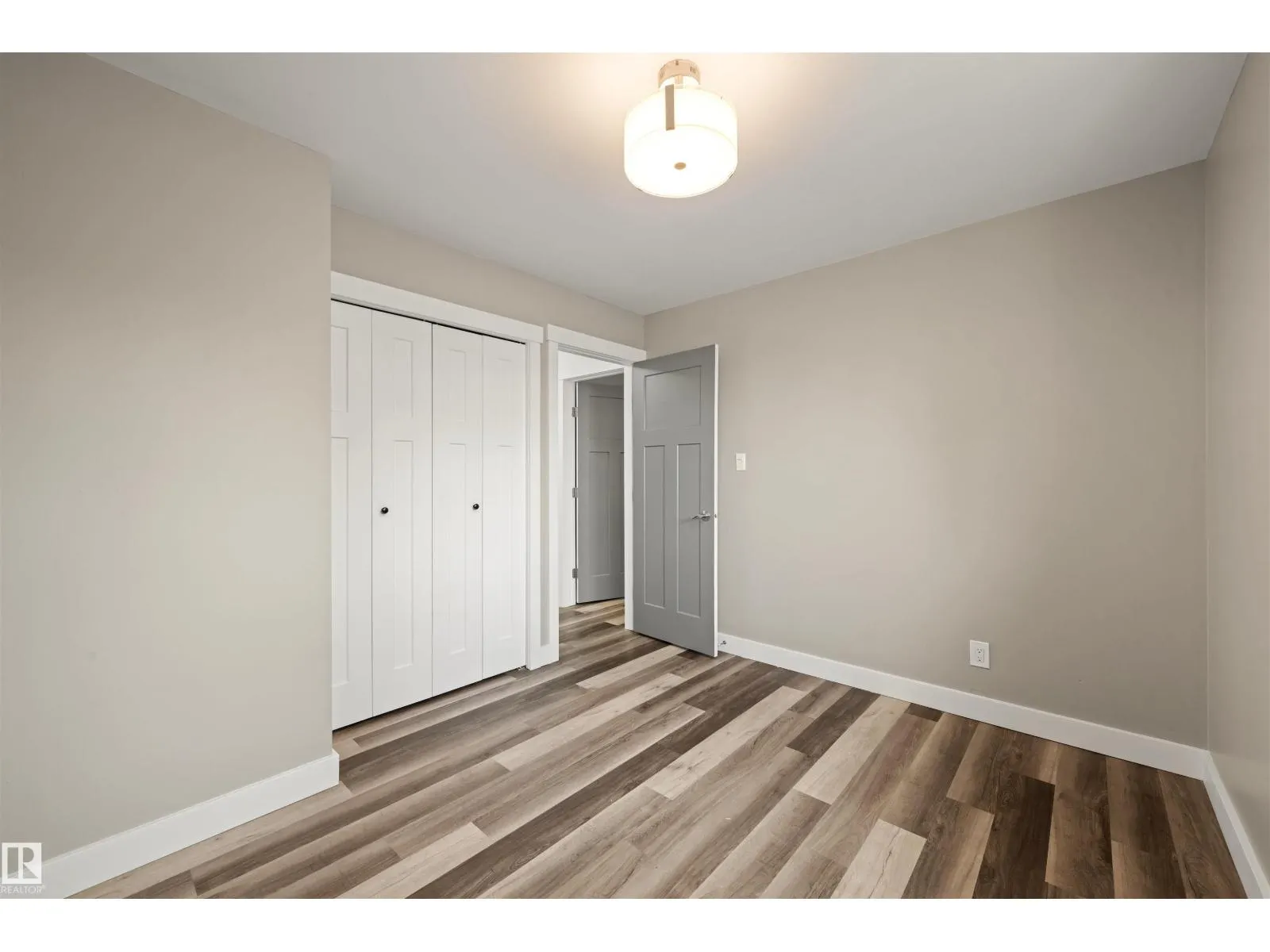 47 VENTNOR PL