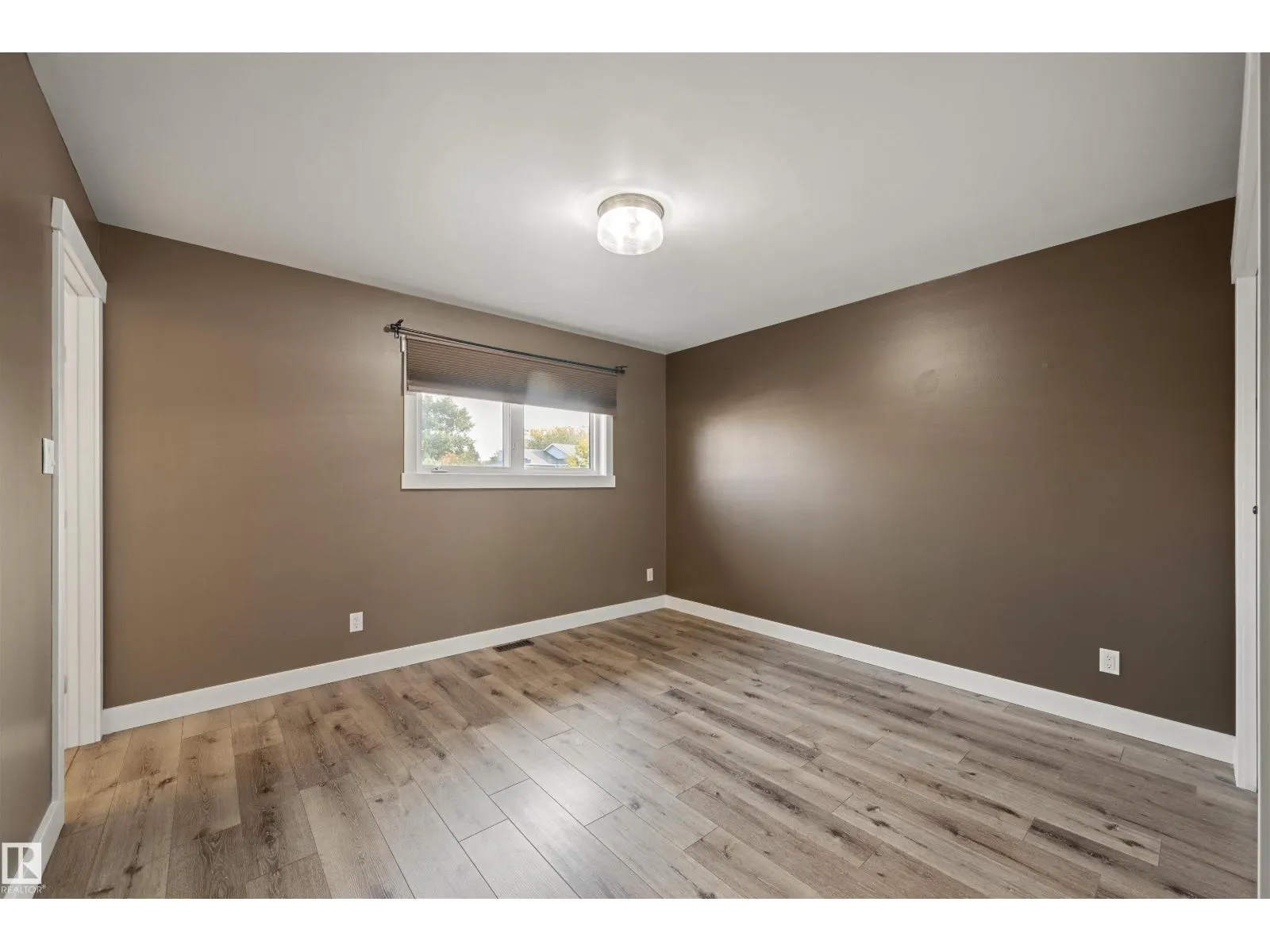 47 VENTNOR PL