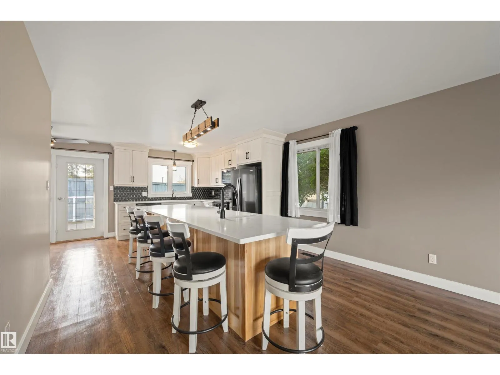 47 VENTNOR PL