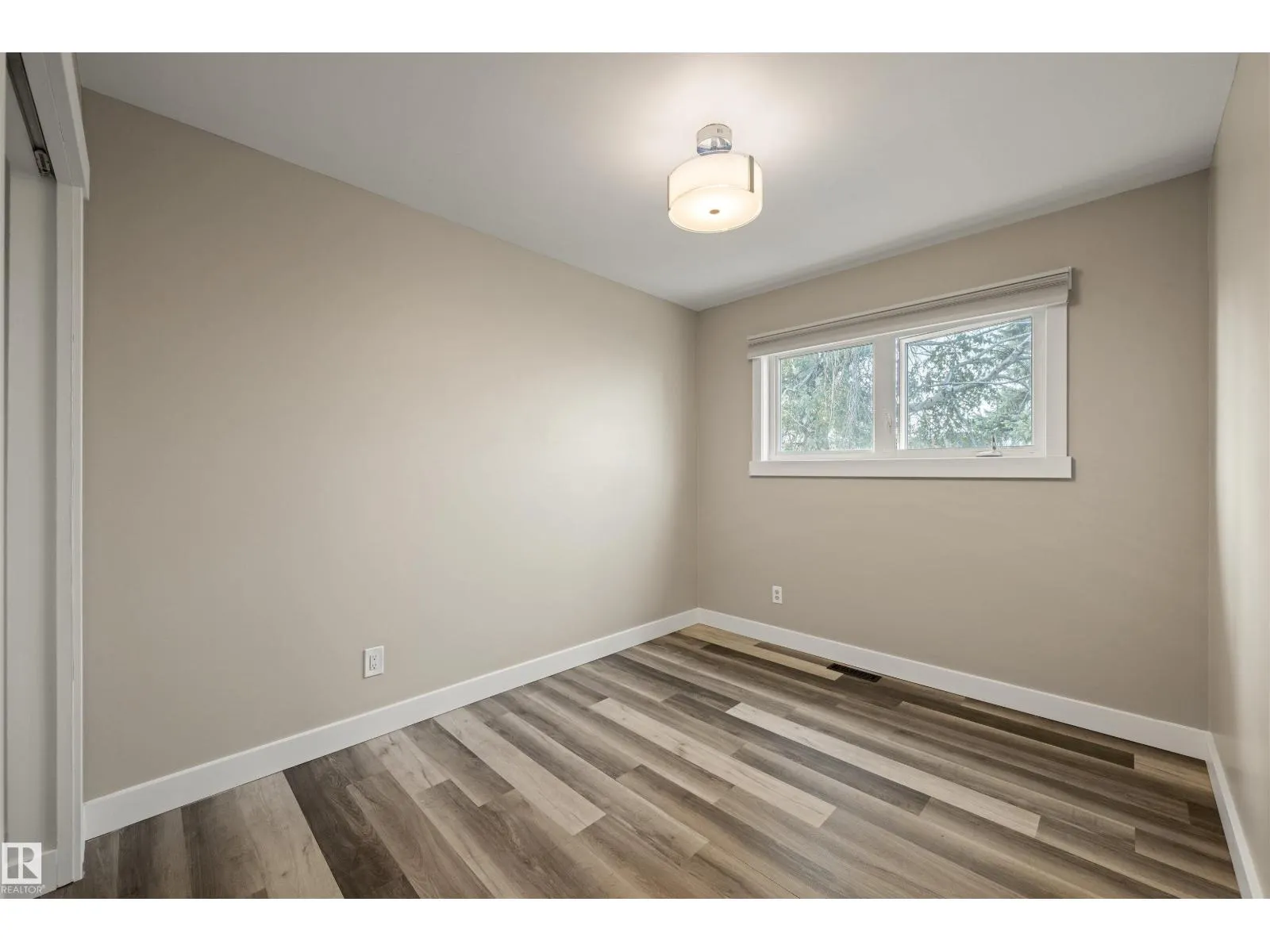 47 VENTNOR PL