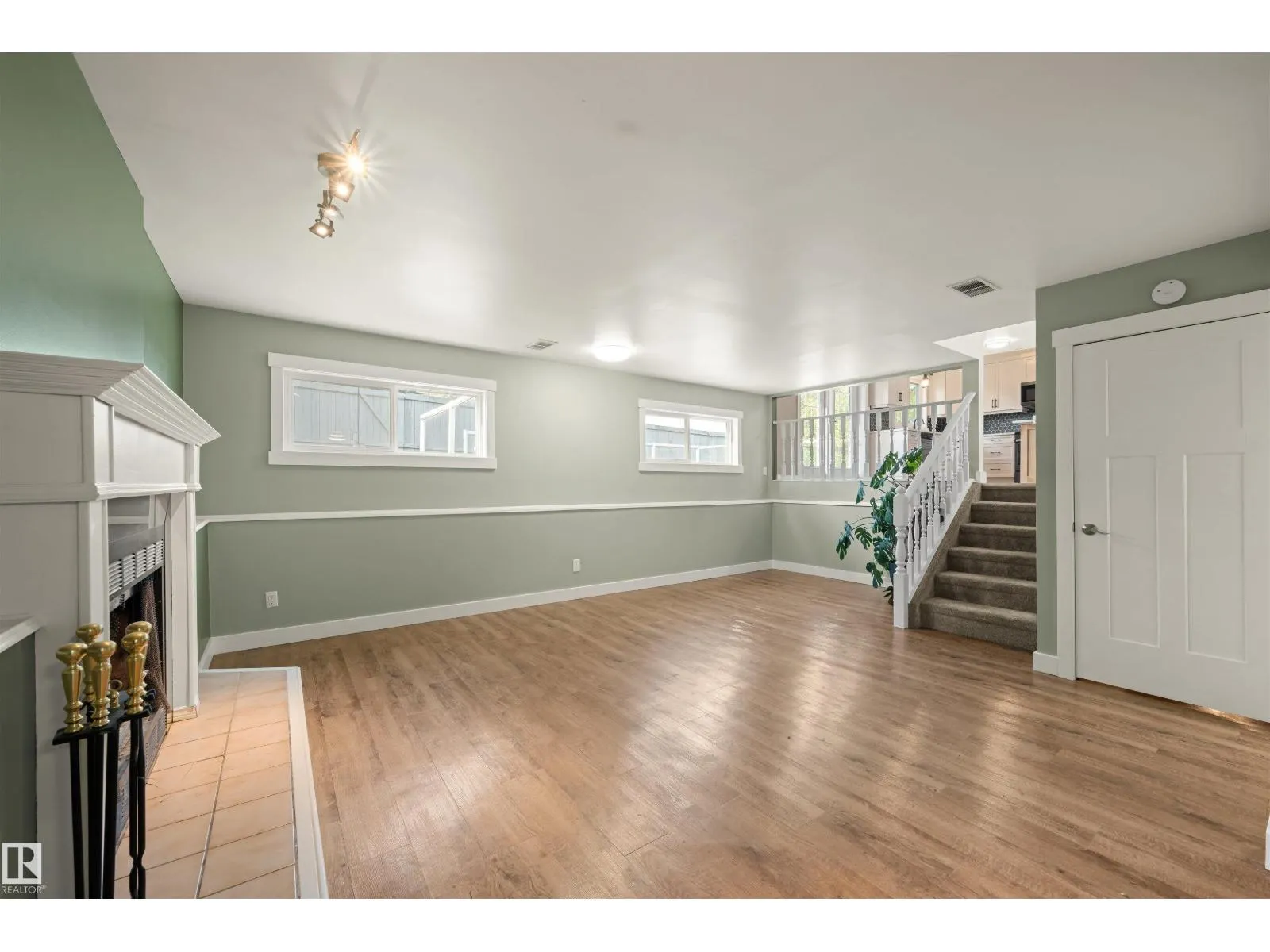 47 VENTNOR PL
