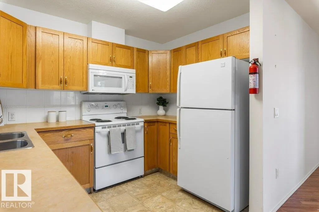 #210 78 MCKENNEY AV
