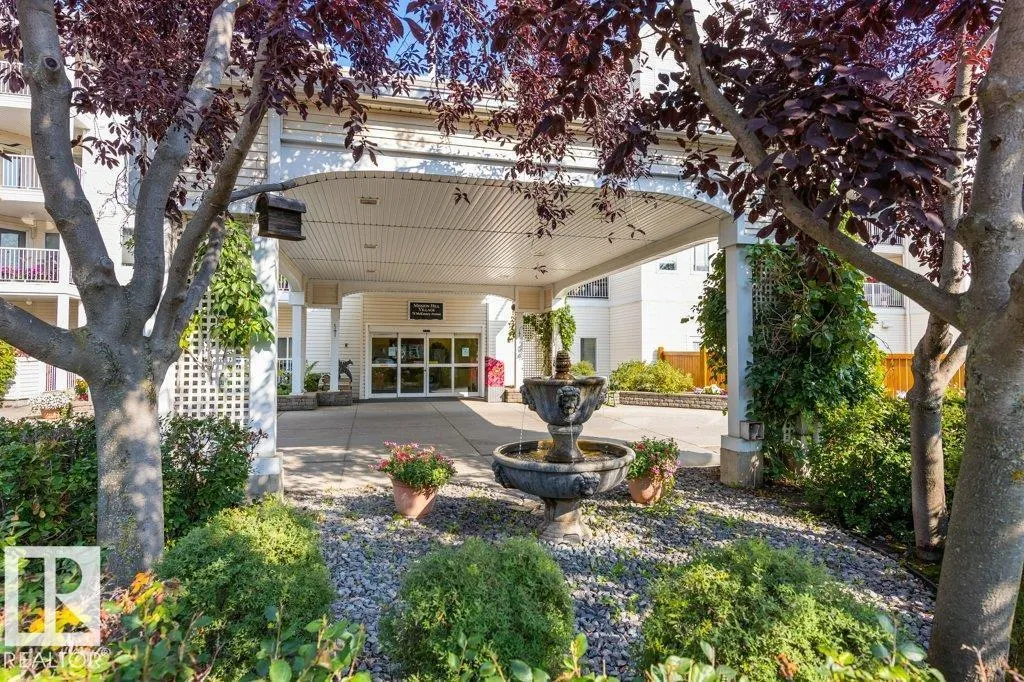 #210 78 MCKENNEY AV
