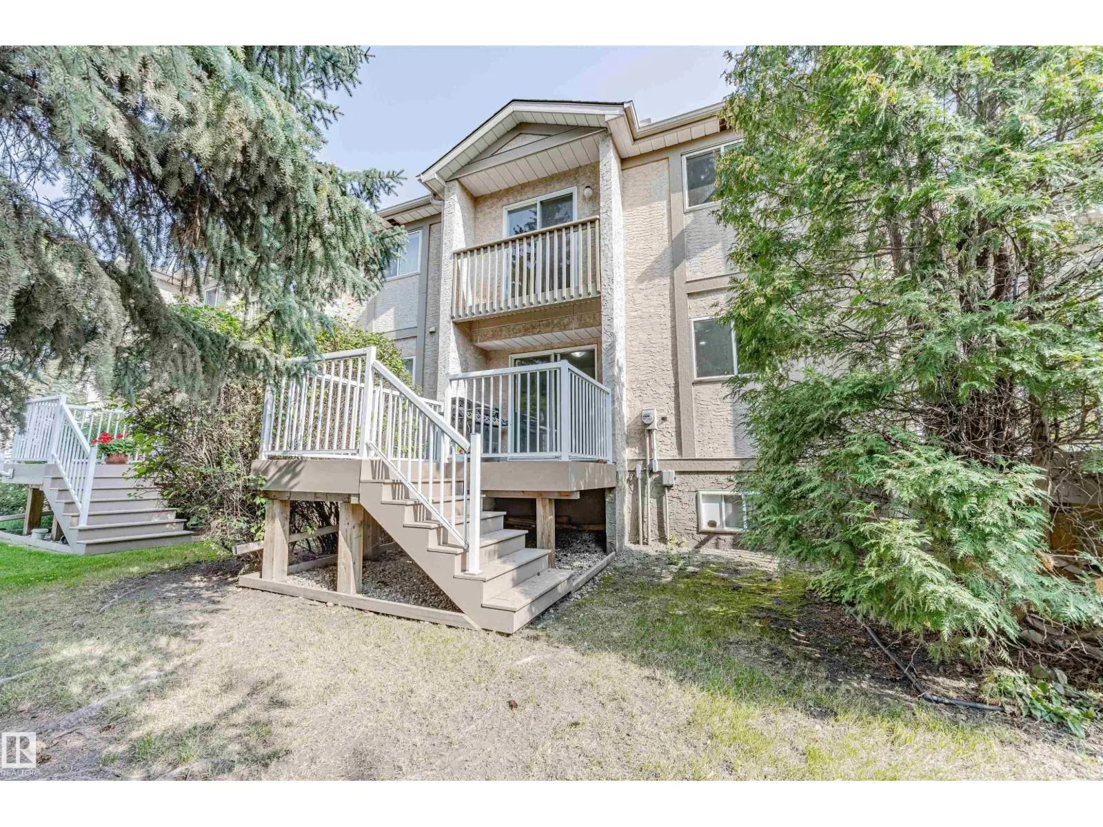 17622 96 AV NW
