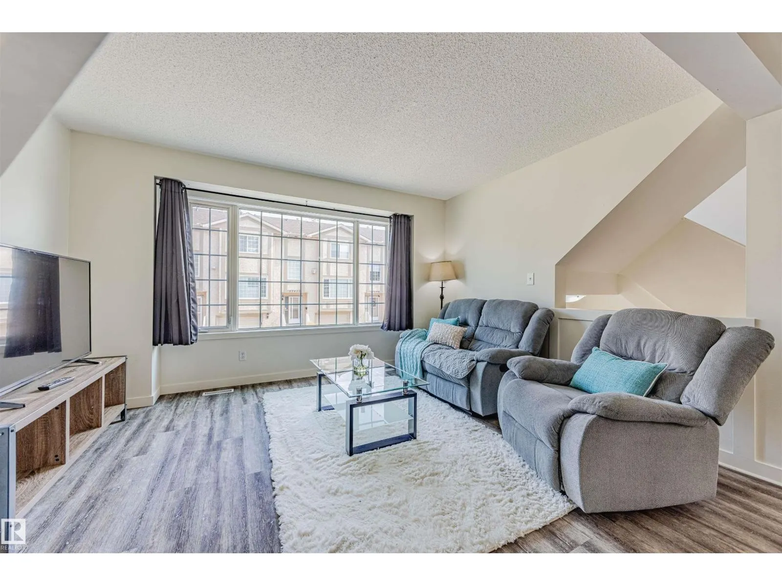 17622 96 AV NW