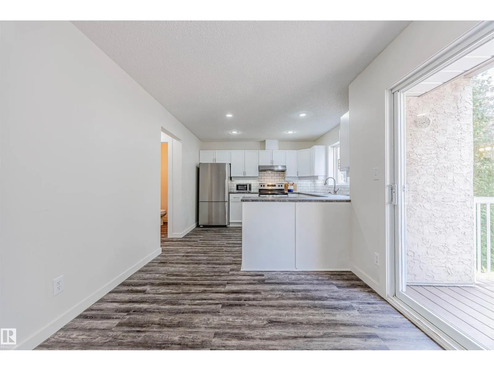17622 96 AV NW