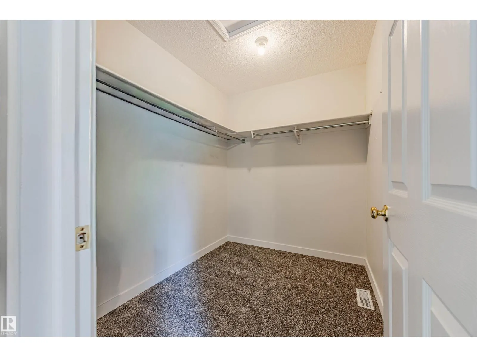 17622 96 AV NW