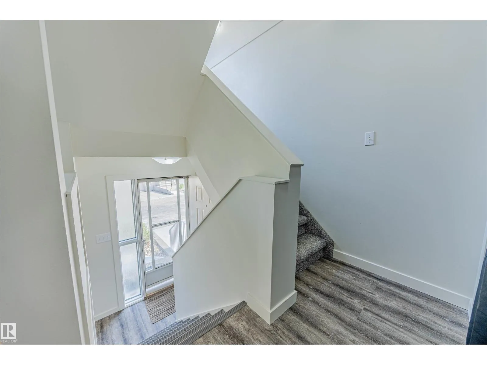 17622 96 AV NW