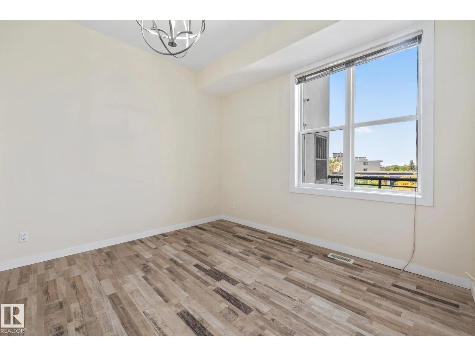 #505 10147 112 ST NW