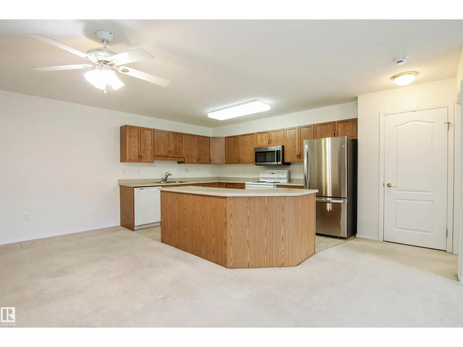 8912 156 ST NW