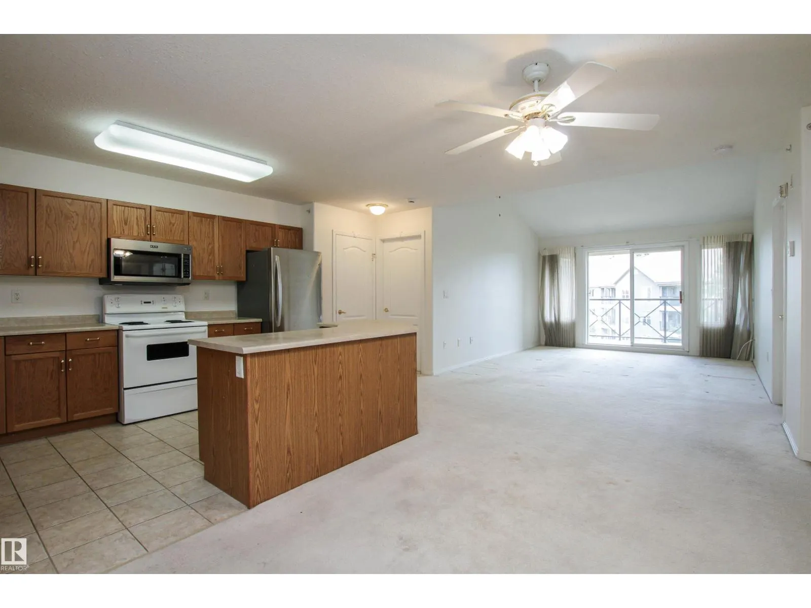8912 156 ST NW