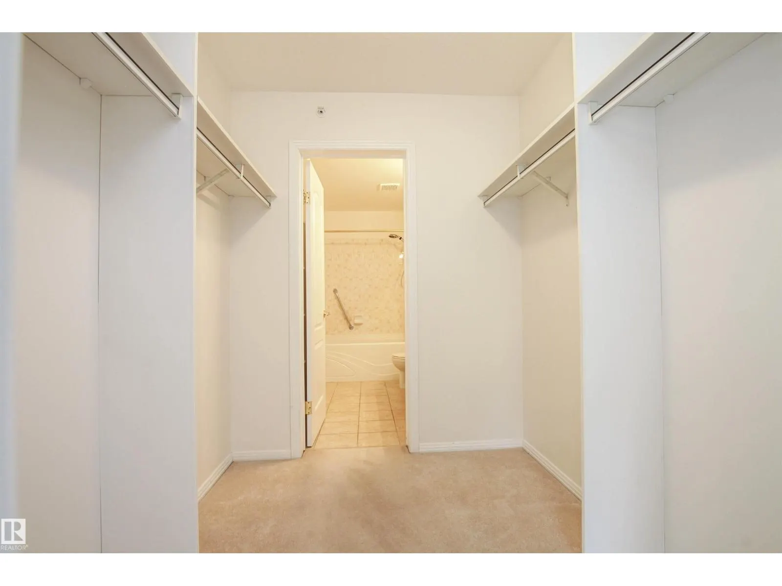 8912 156 ST NW