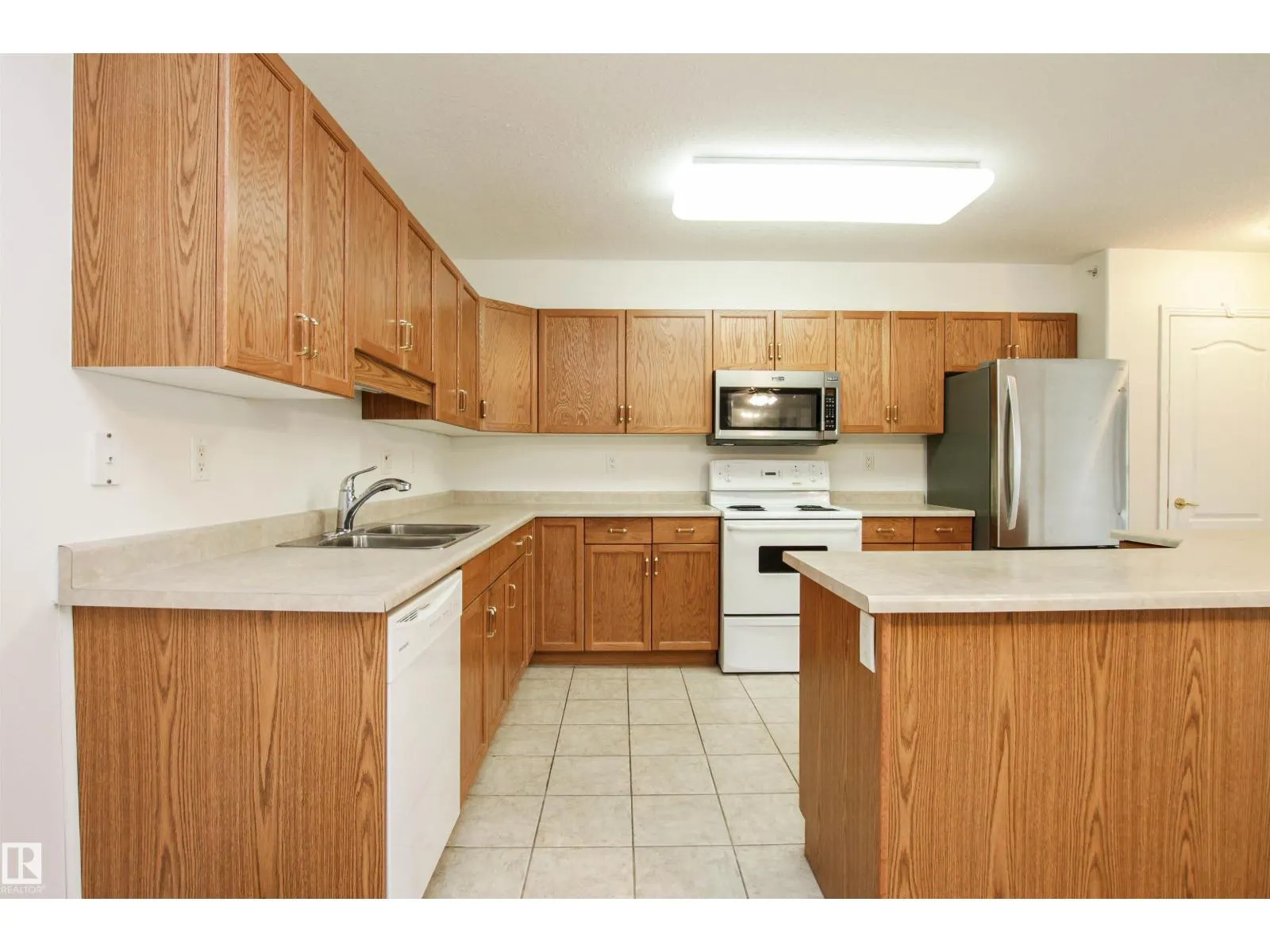 8912 156 ST NW