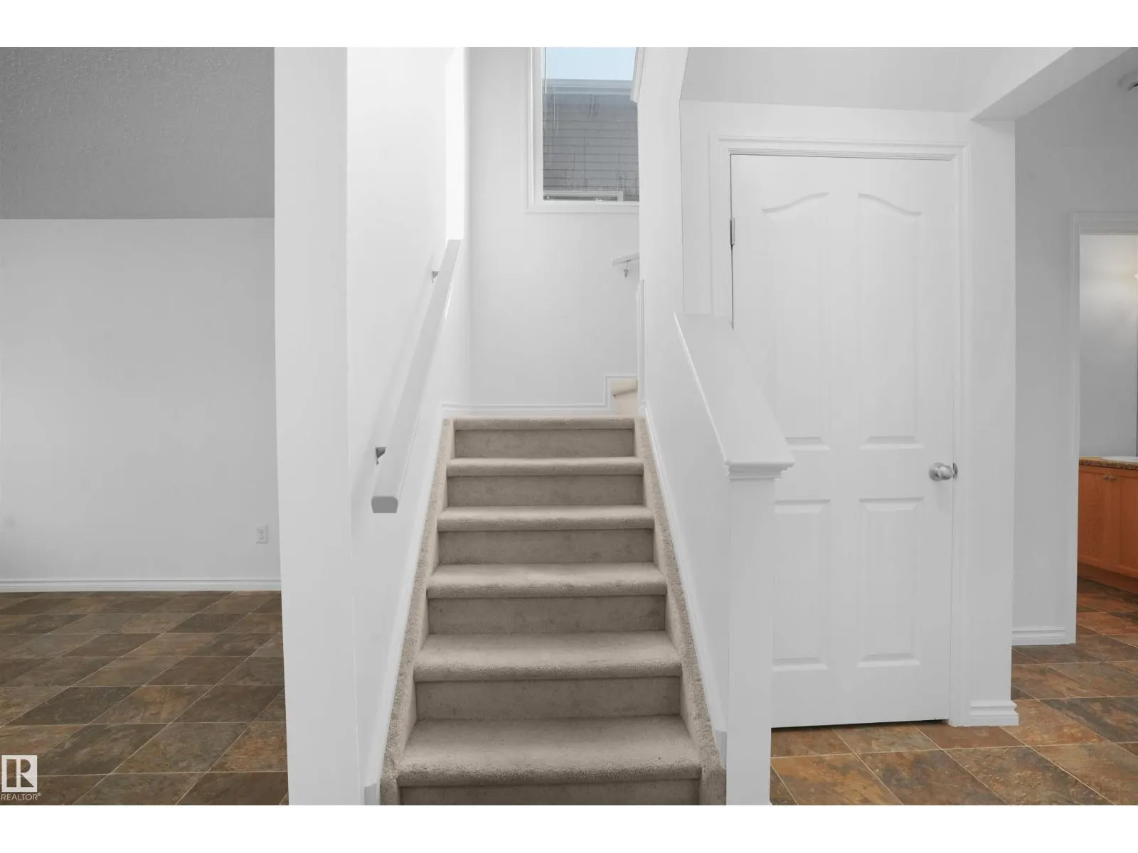 1813 28 ST NW