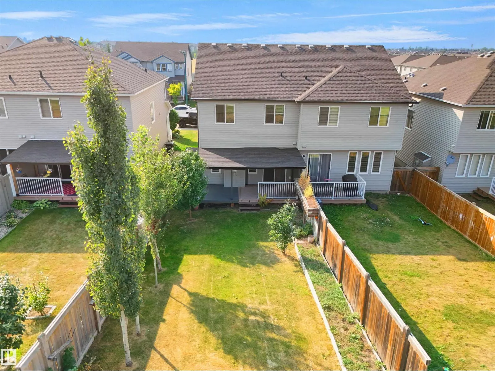 1813 28 ST NW