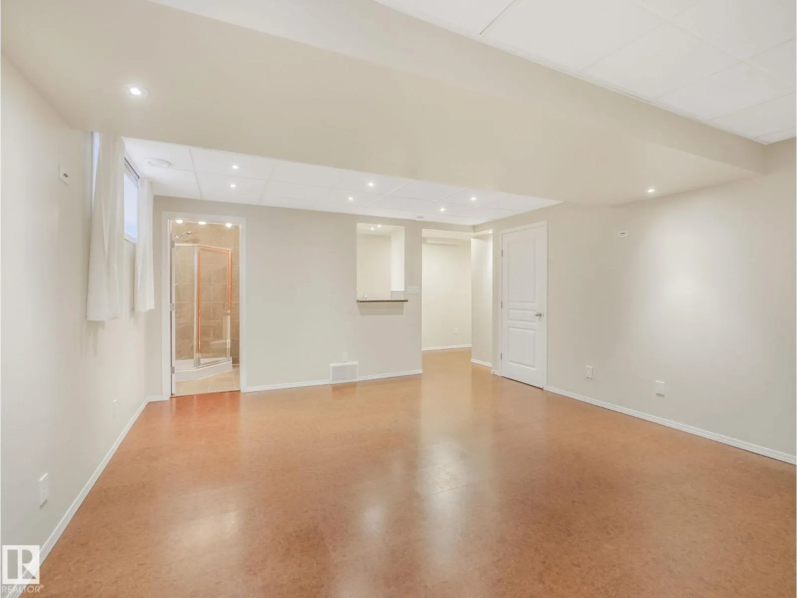 250 KLARVATTEN RD NW