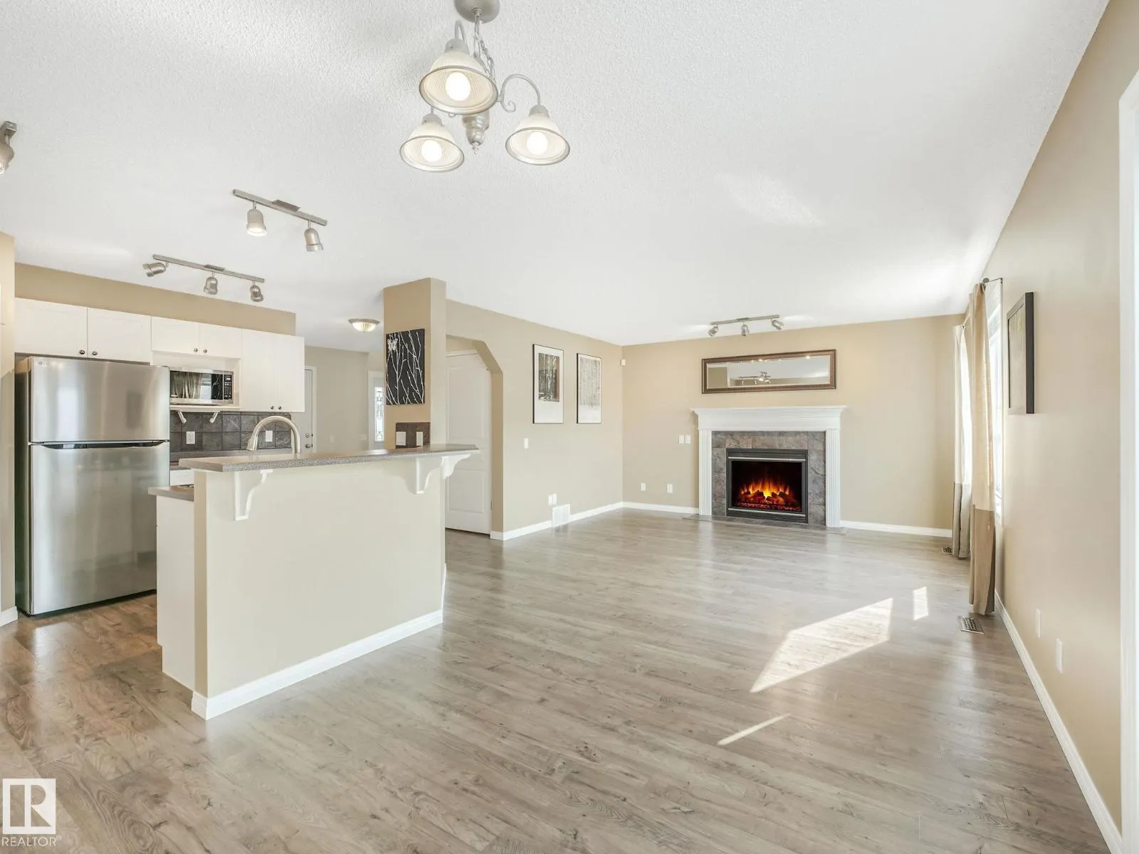 250 KLARVATTEN RD NW