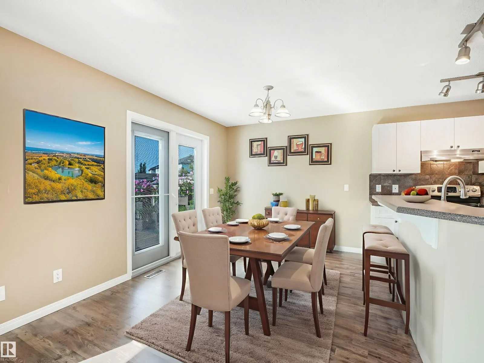 250 KLARVATTEN RD NW