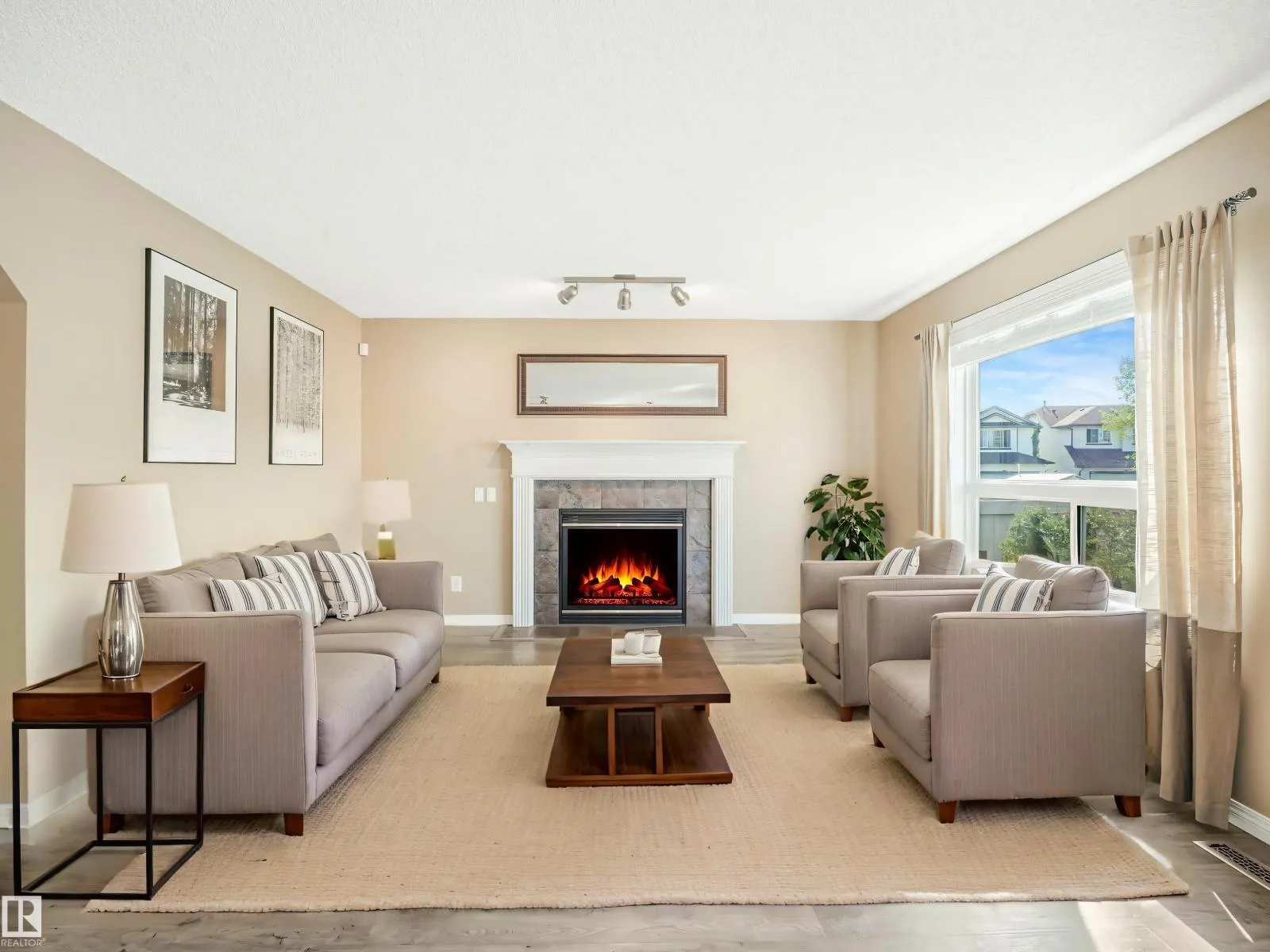 250 KLARVATTEN RD NW