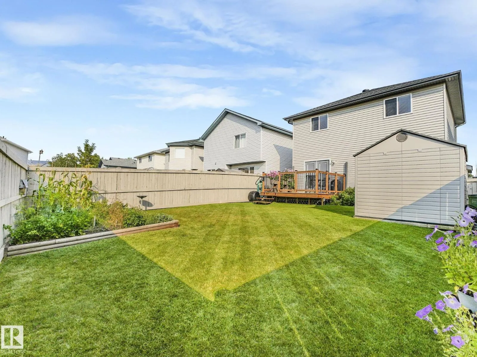 250 KLARVATTEN RD NW
