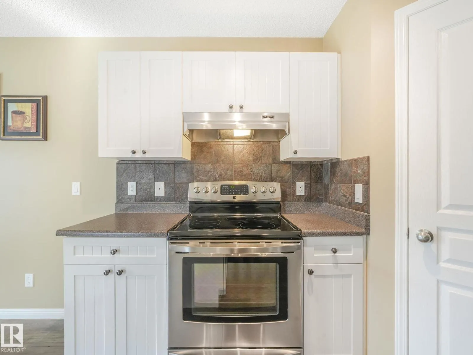 250 KLARVATTEN RD NW