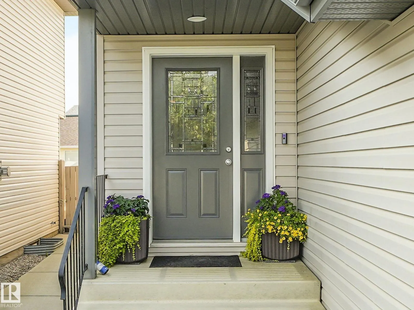 250 KLARVATTEN RD NW