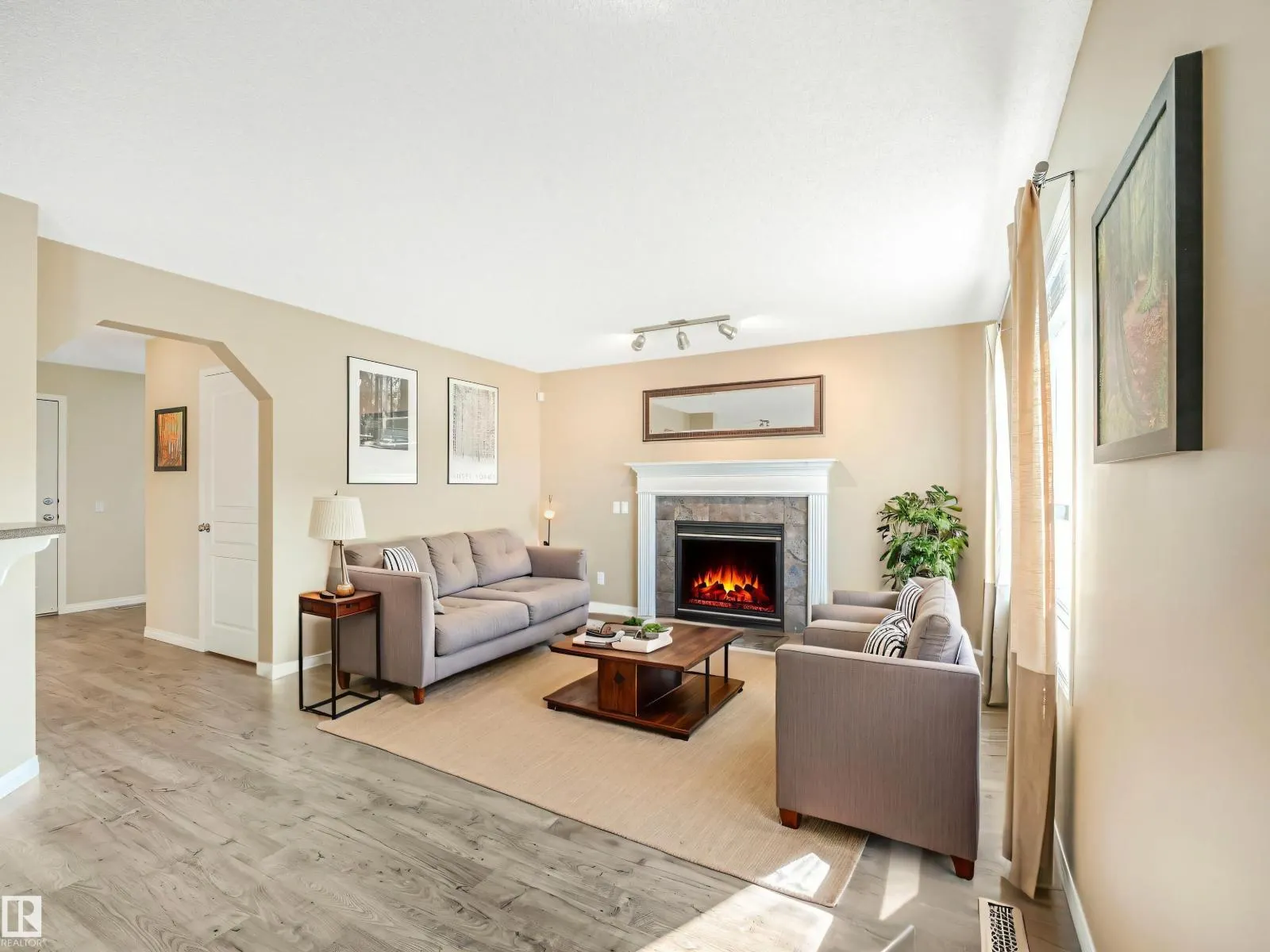 250 KLARVATTEN RD NW