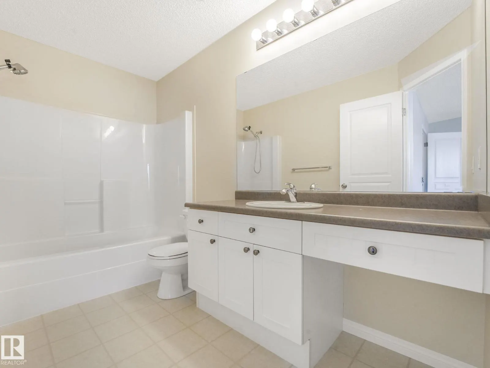 250 KLARVATTEN RD NW