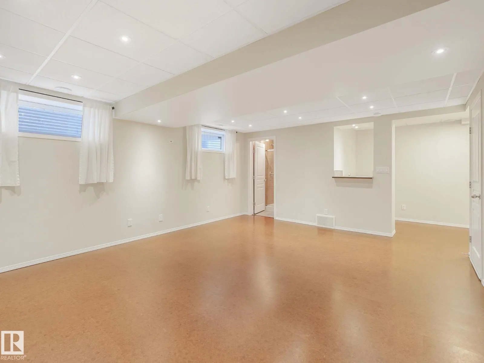 250 KLARVATTEN RD NW