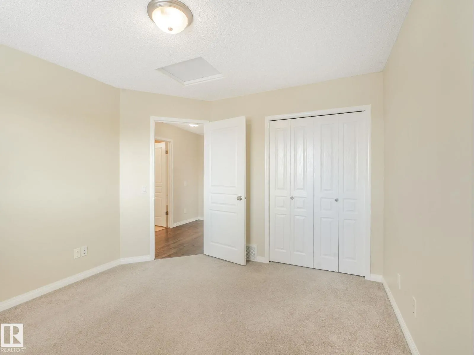 250 KLARVATTEN RD NW