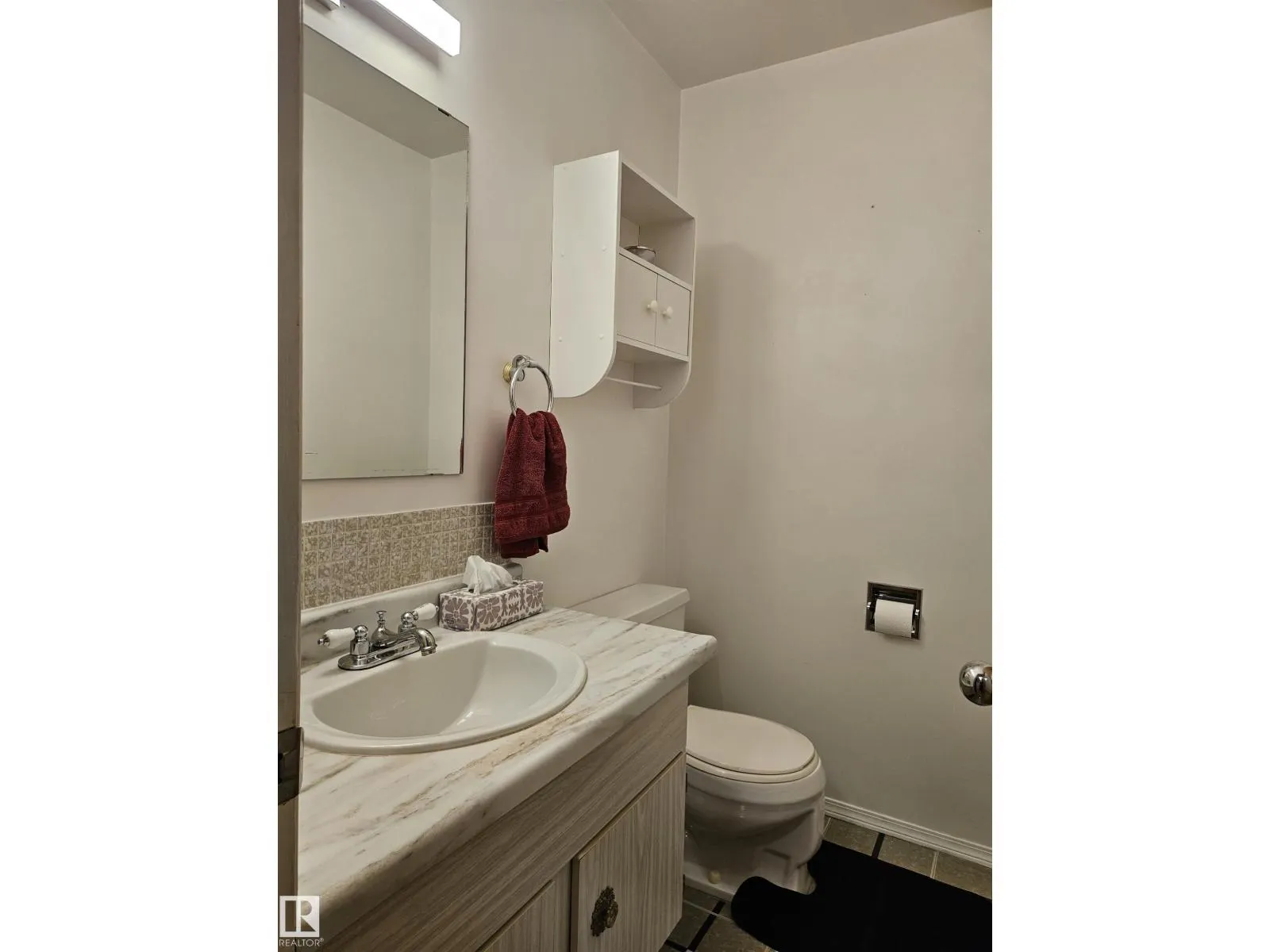 18277 84 AV NW