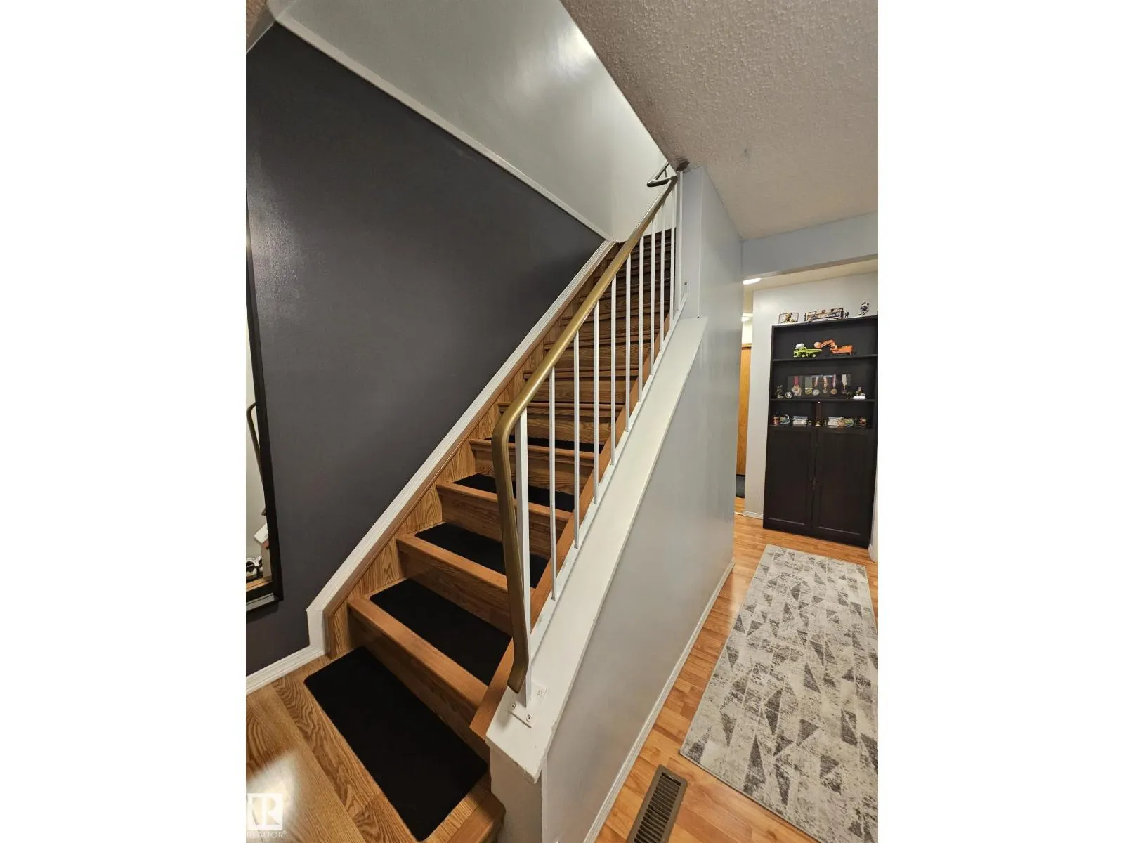 18277 84 AV NW