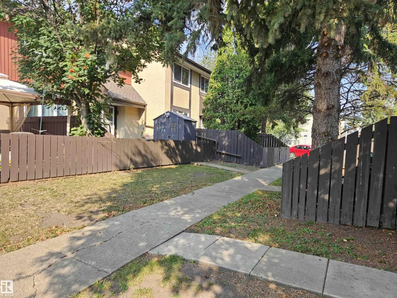 18277 84 AV NW