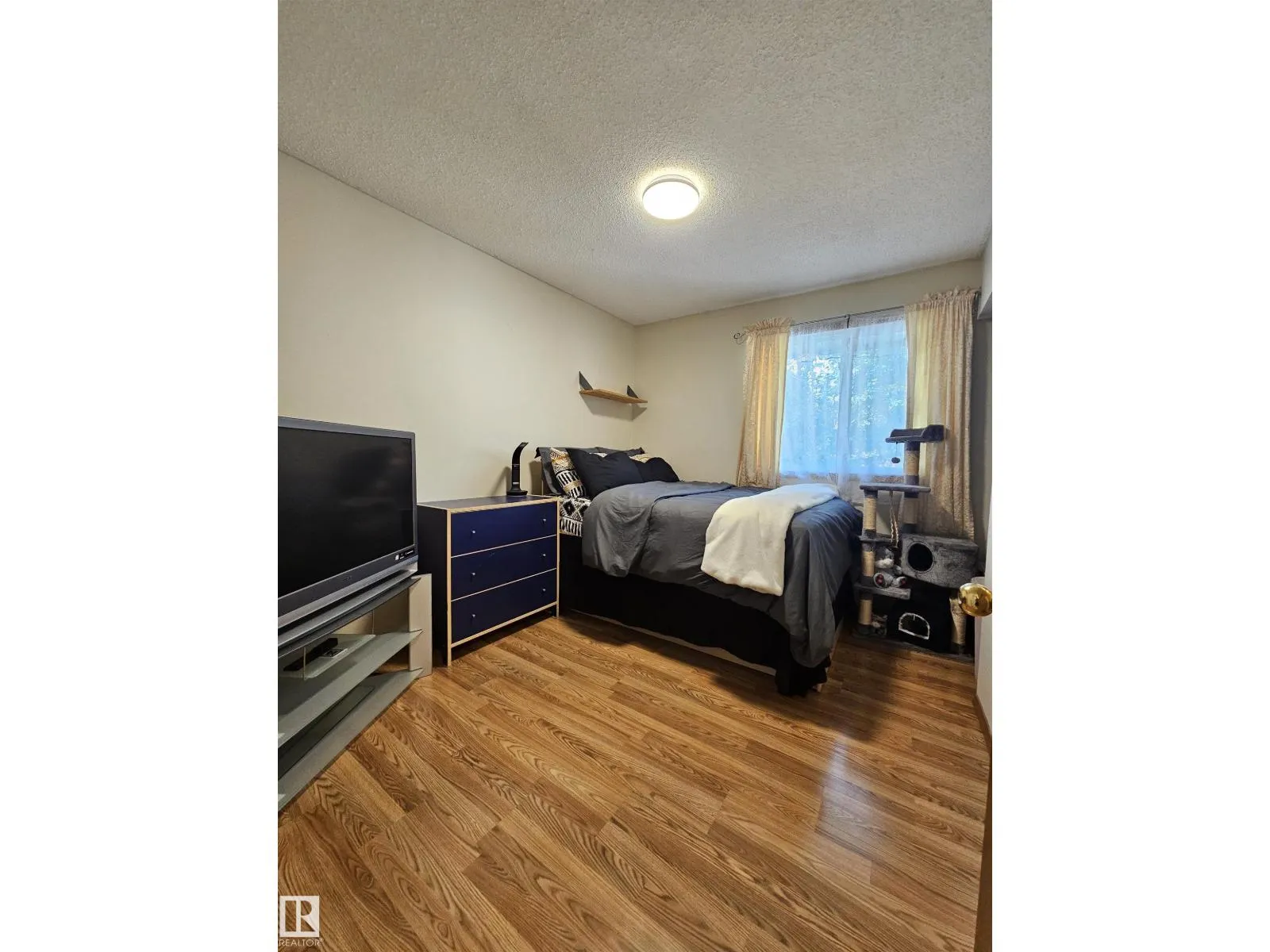 18277 84 AV NW