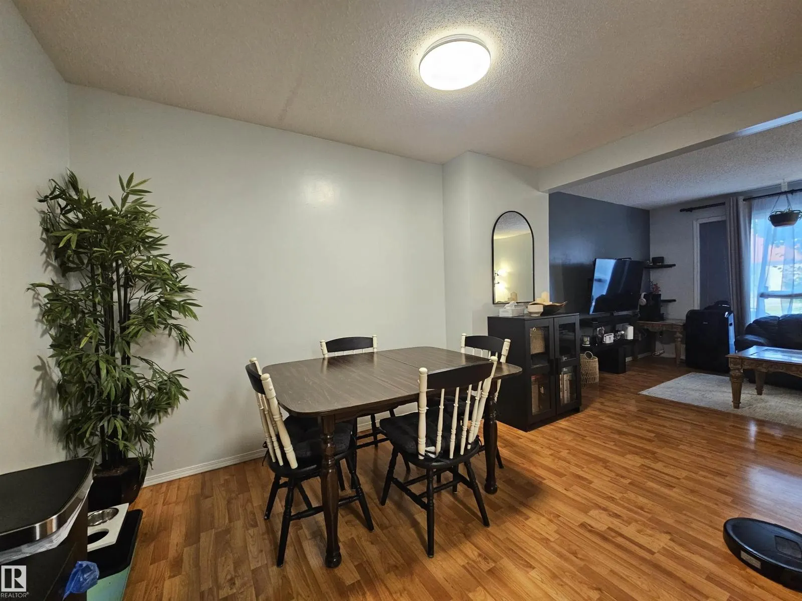 18277 84 AV NW