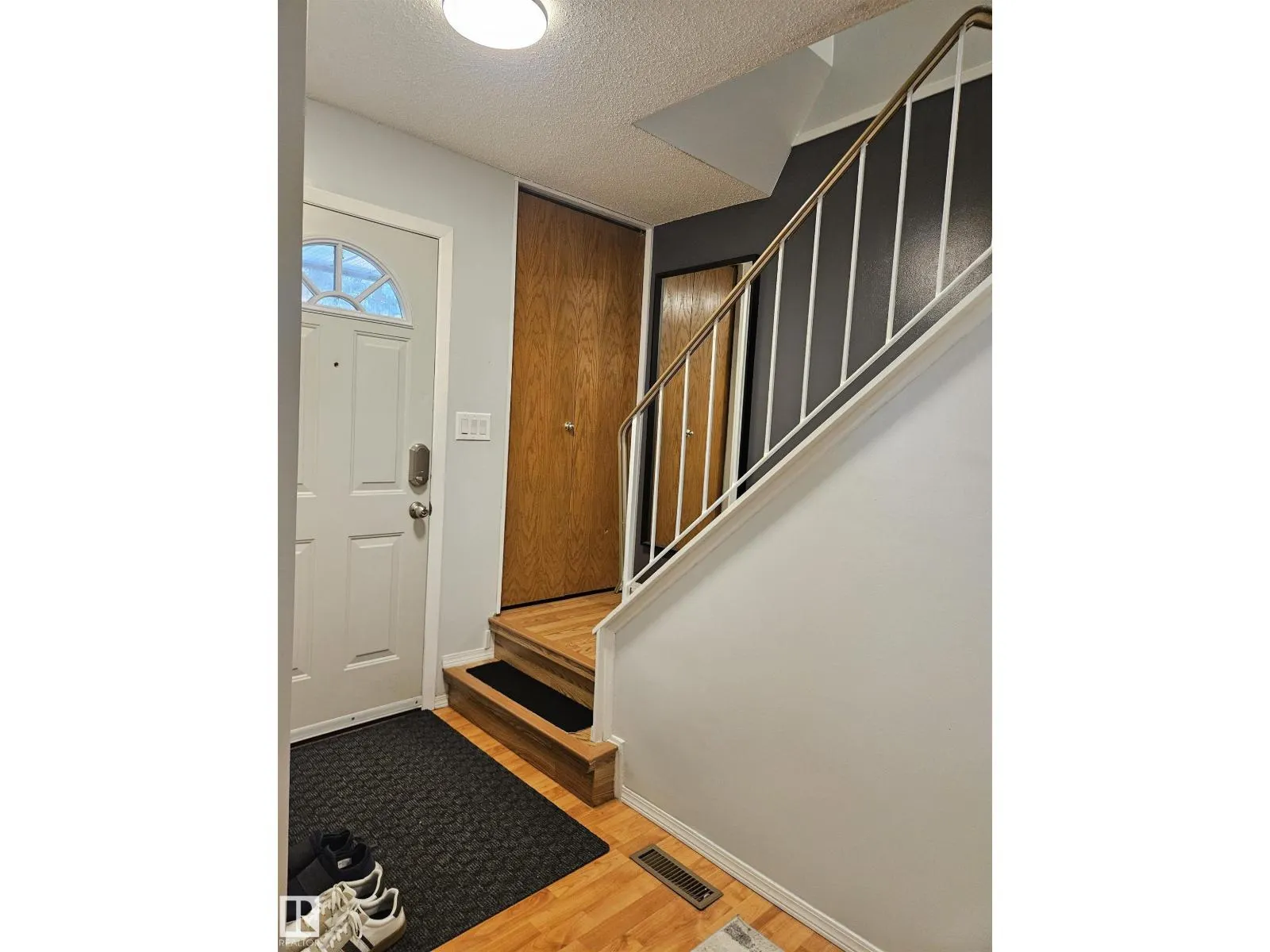 18277 84 AV NW