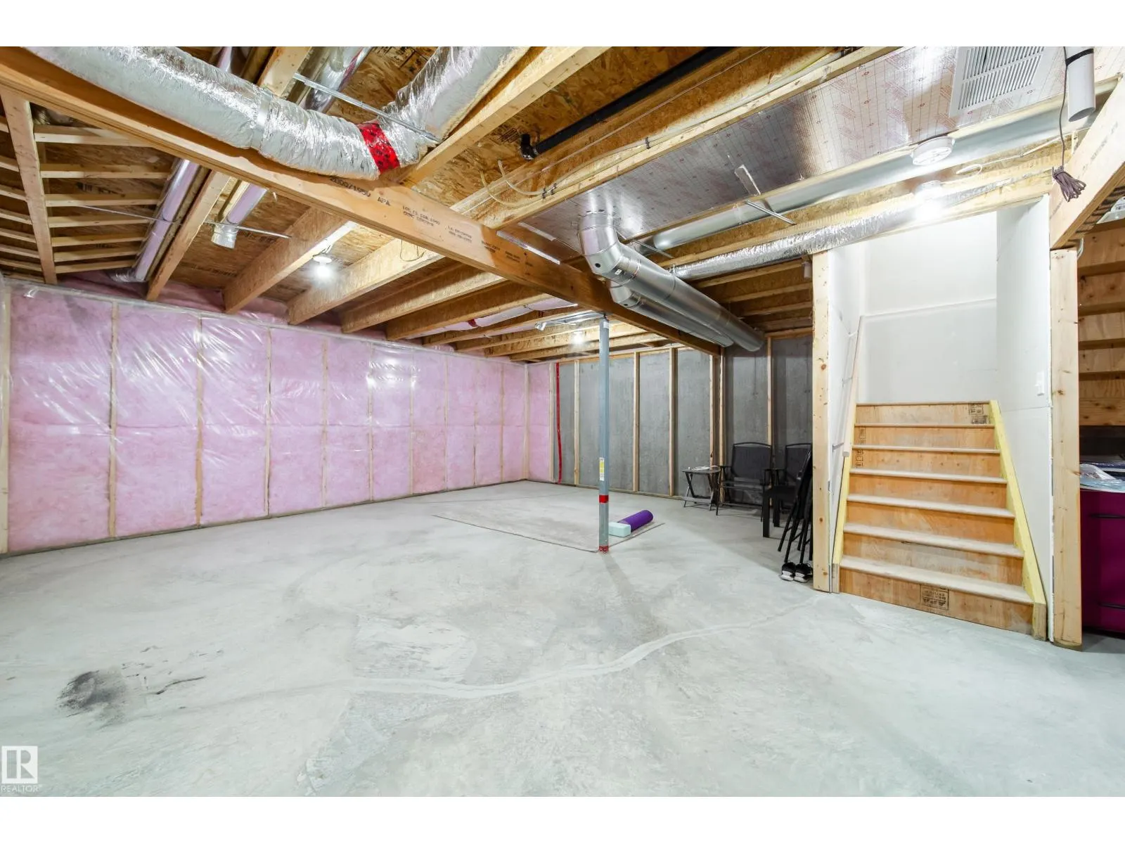 1107 33A ST NW