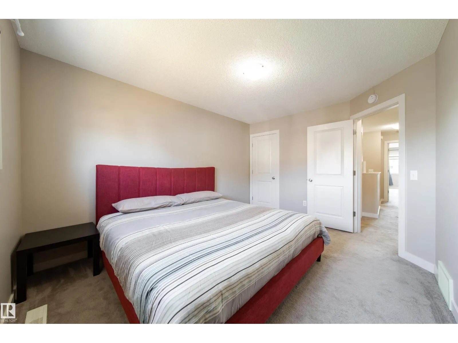 1107 33A ST NW