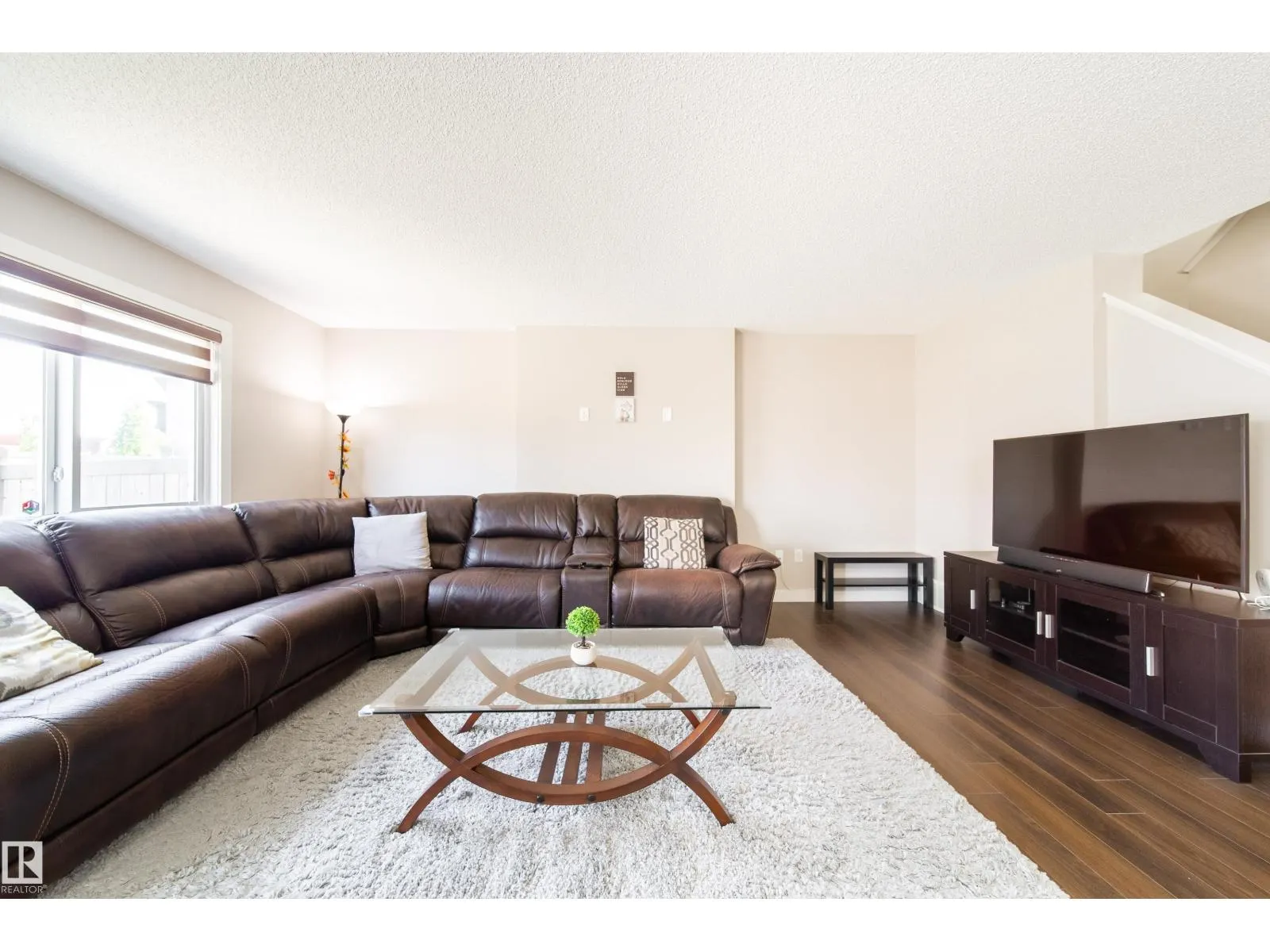 1107 33A ST NW