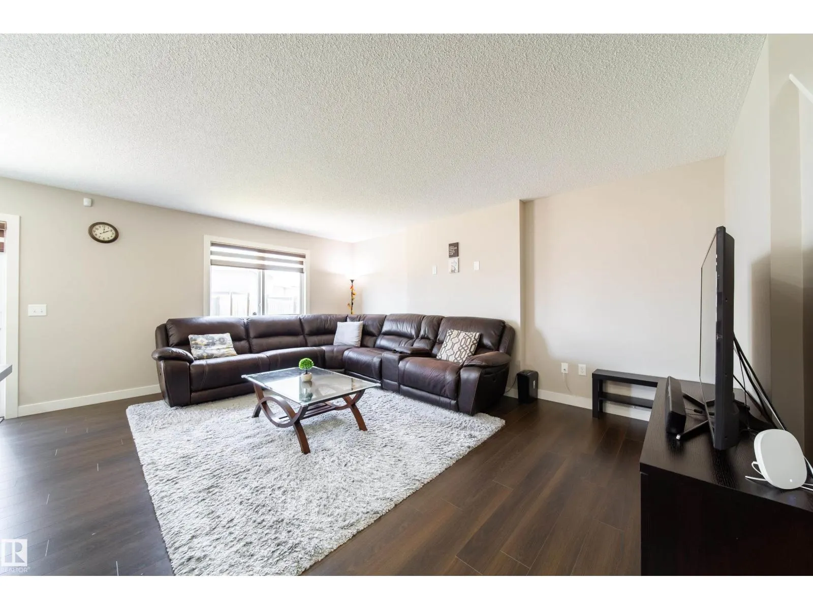 1107 33A ST NW